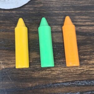Crayon Magnet Set Yellow Green Orange Fun Novelty Refrigerator Kitchen Decor